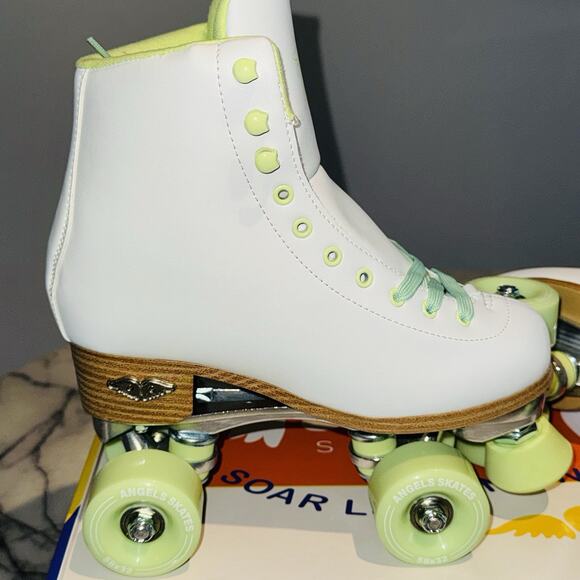 NEW SZ 7 Angel Skates Quad Roller Skates White Green Lime Neon NIB Women's Girls - Picture 4 of 8